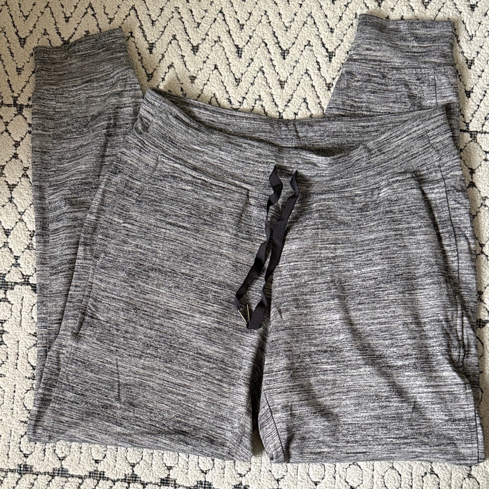 Lululemon joggers Size 8